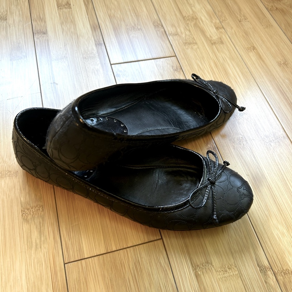 Authentic coach ballet flat, black size 6.5
